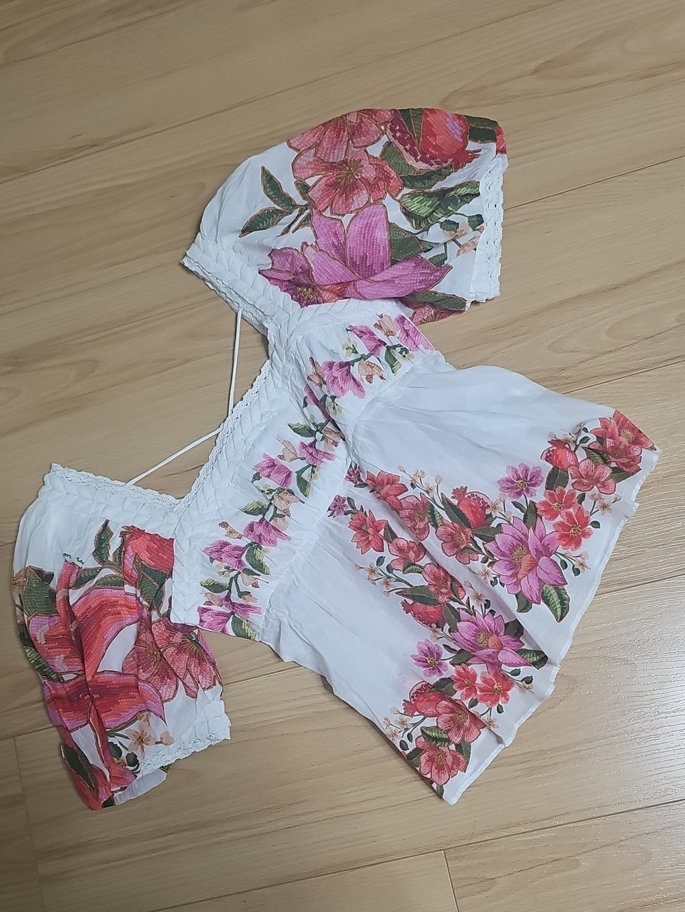 FARM Rio White Crop Top with Pink Floral Print, XS, NWOT